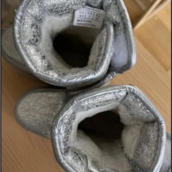 Rubber duck toddler silver snow boots size 7c - Picture 4 of 4